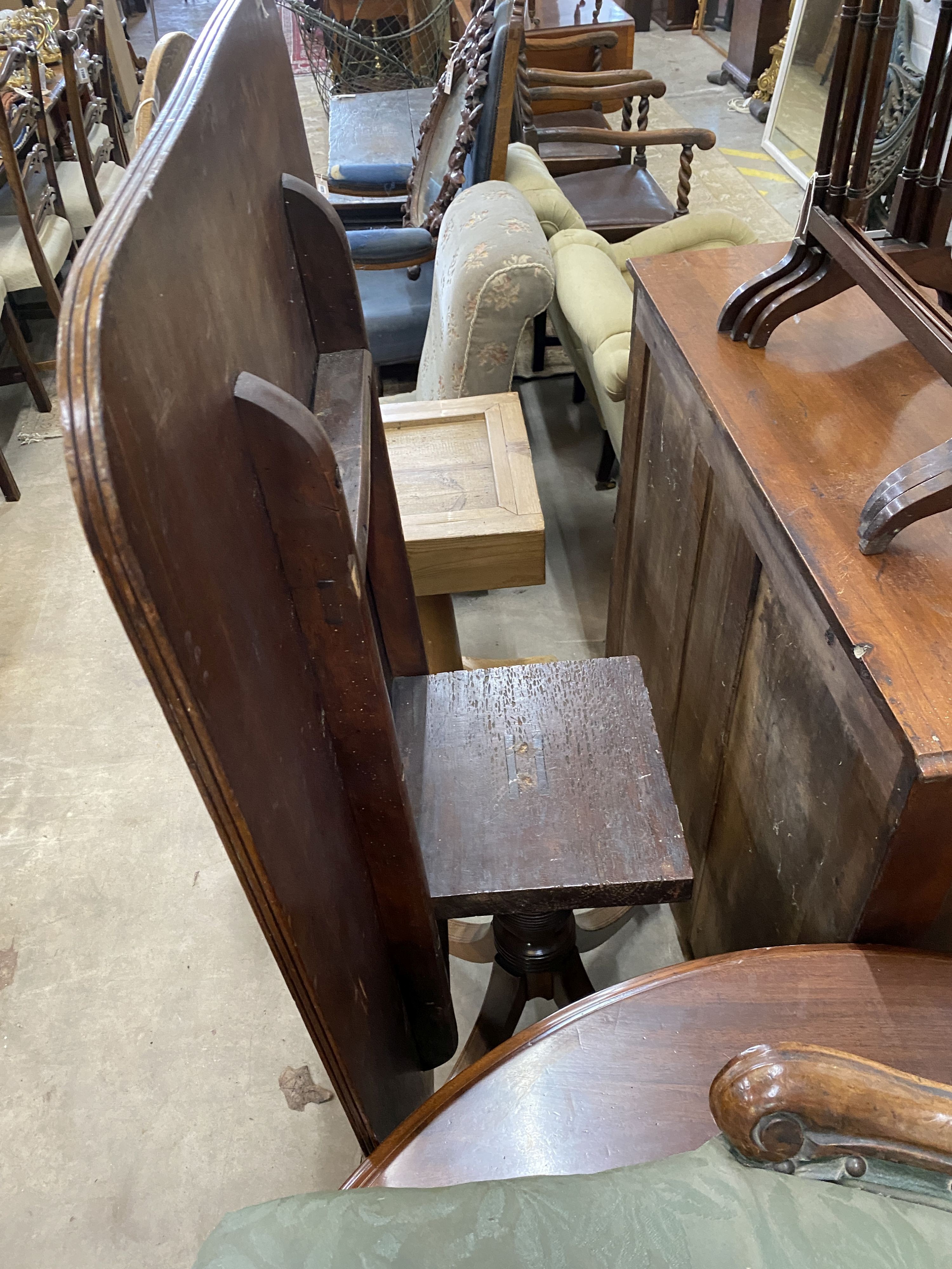 A Regency rectangular mahogany tilt top dining table, length 120cm, depth 79cm, height 72cm